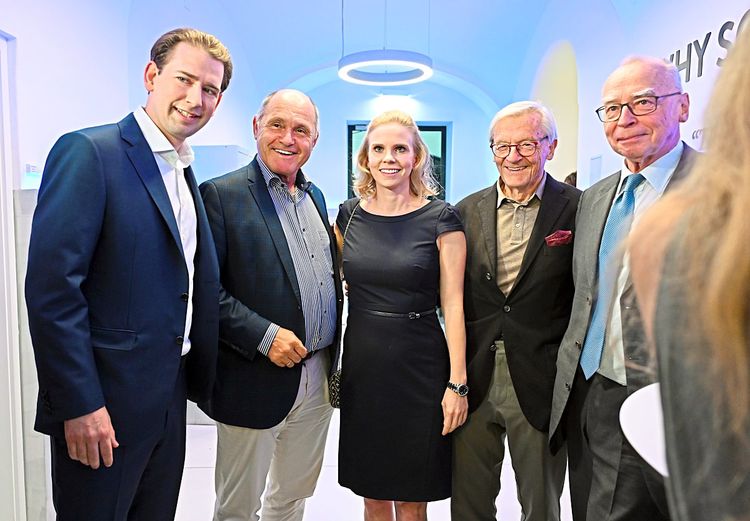 Sebastian Kurz mit Nationalratspräsident Wolfgang Sobotka, Lebensgefährtin Susanne Thier und Altkanzler Wolfgang Schüssel.