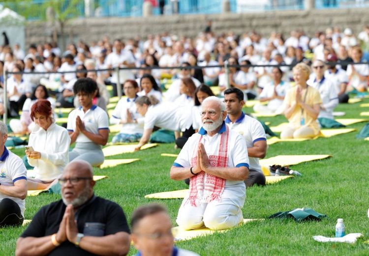 Modi macht Yoga in New York.