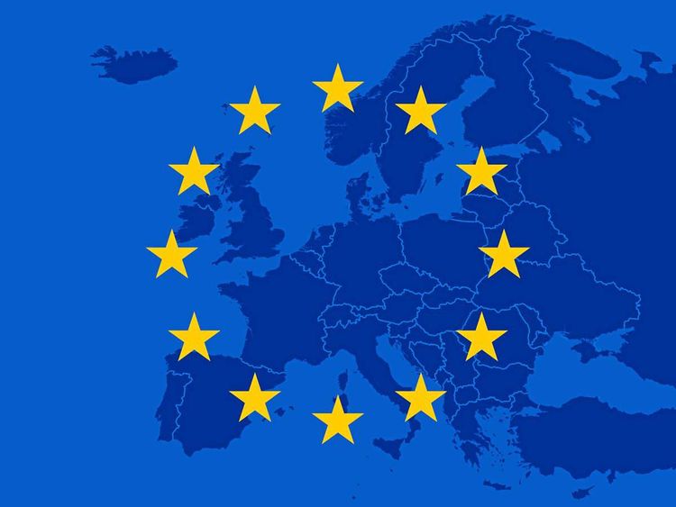 Die Landkarte von Europa ist als Fahne dargestellt.