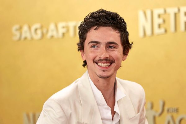-Die-Oper-interessiert-niemanden-Timoth-e-Chalamet-l-st-Emp-rung-aus