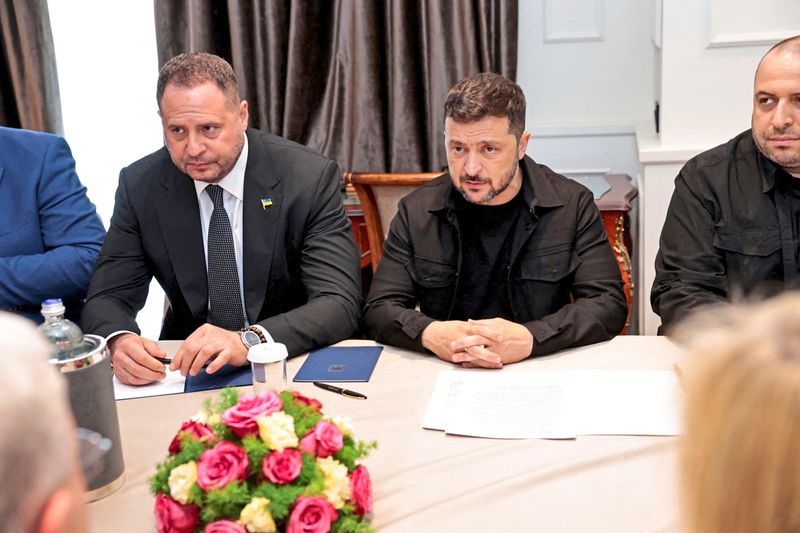 Selenskyj verliert vor heiklen Friedensverhandlungen seinen mächtigsten Vertrauten