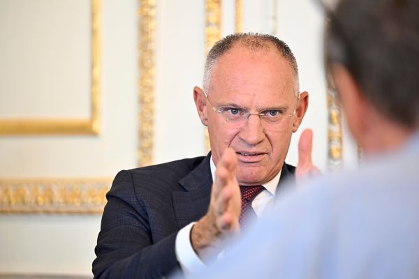 Karner-Die-Polizei-ist-auf-keinem-Auge-blind-