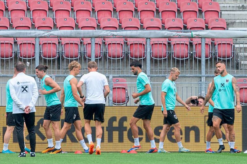 Fußballnationalmannschaft spielt wider die Raunzerei