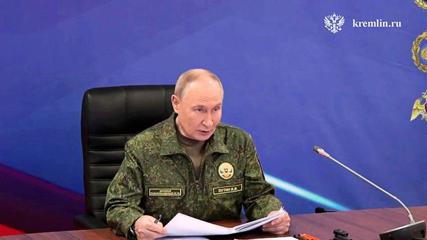 Putin-droht-vor-Treffen-von-Trump-und-Selenskyj-mit-Fortsetzung-des-Krieges