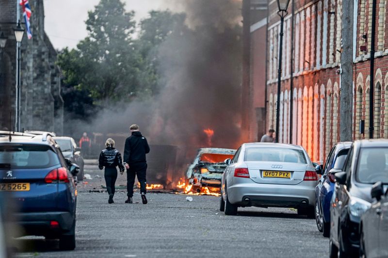 Rassistische Ausschreitungen in Belfast: "Sie wurden nur ver