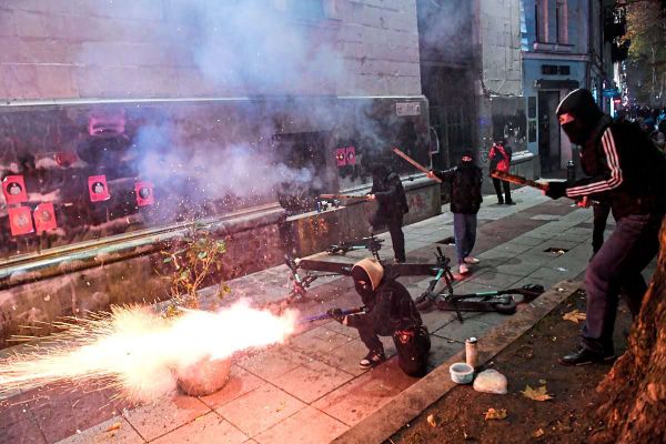 erneute-proteste-wieder-gewalt-tausende-f-r-pro-eu-kurs-in-georgien