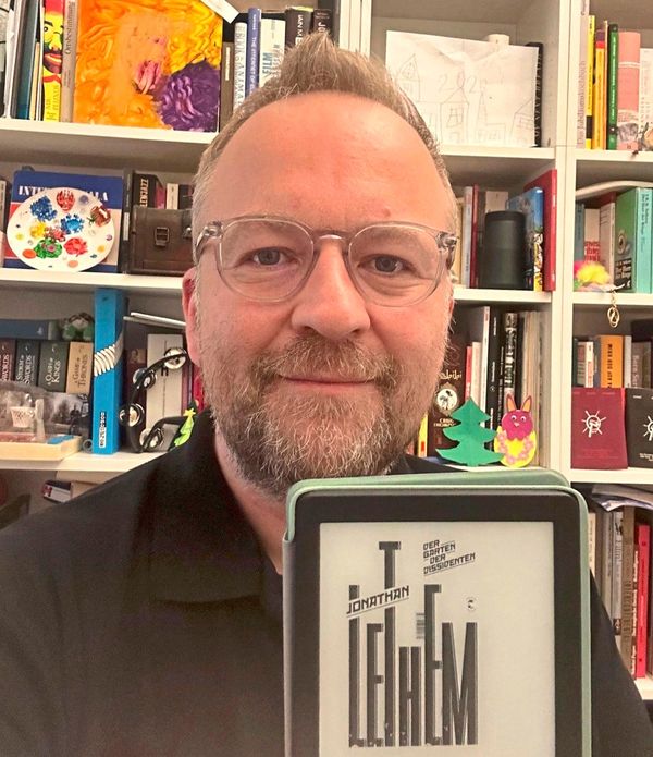 Hallo-was-lesen-Sie-Roland-Gratzer-