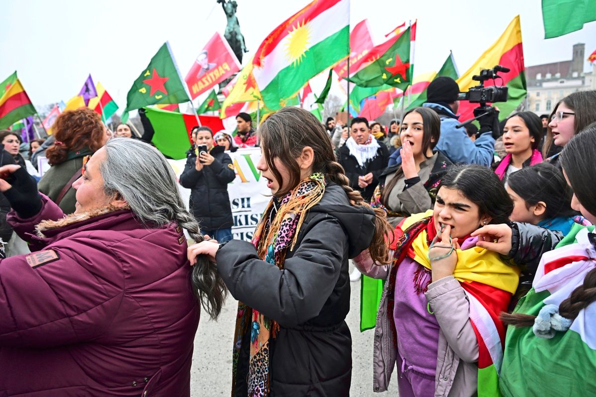 Kurden bereit für den Umsturz in Teheran - Iran - derStandard.at ...