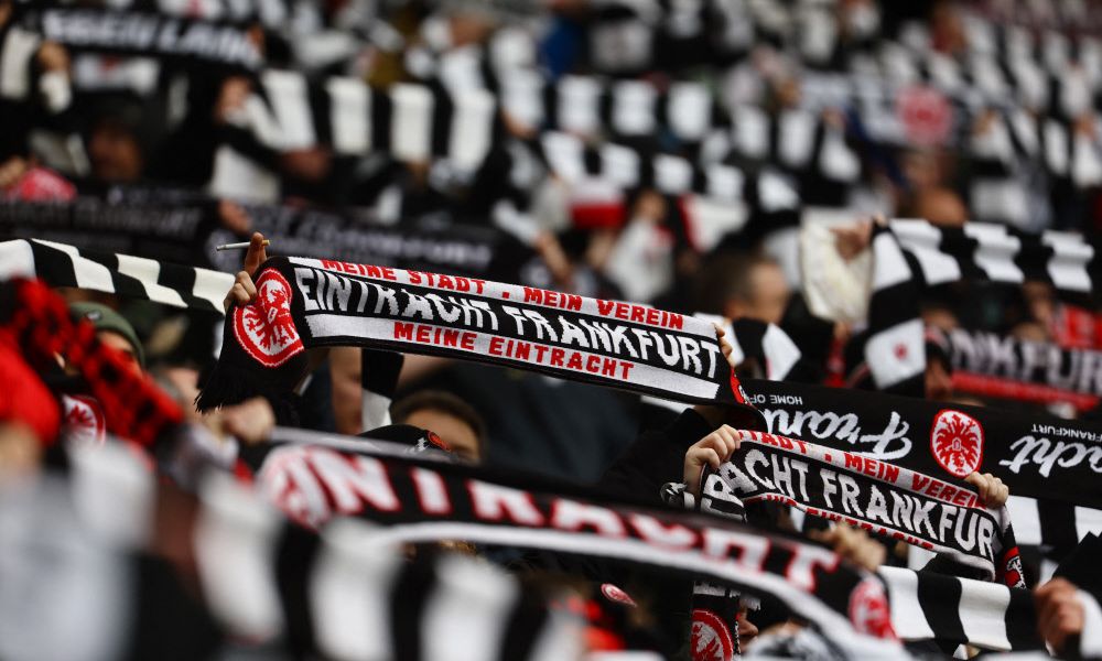 Frankfurt waives Napoli tickets for away fans