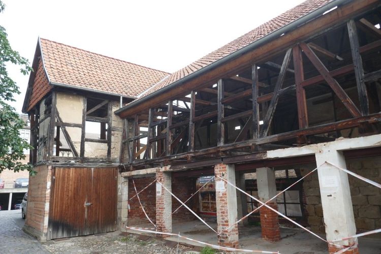 Einsturzgefährdetes Fachwerkgebäude in Quedlinburg