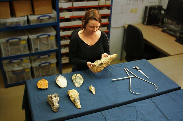 Rätselhafte riesige Faustkeile, Archäologie, England