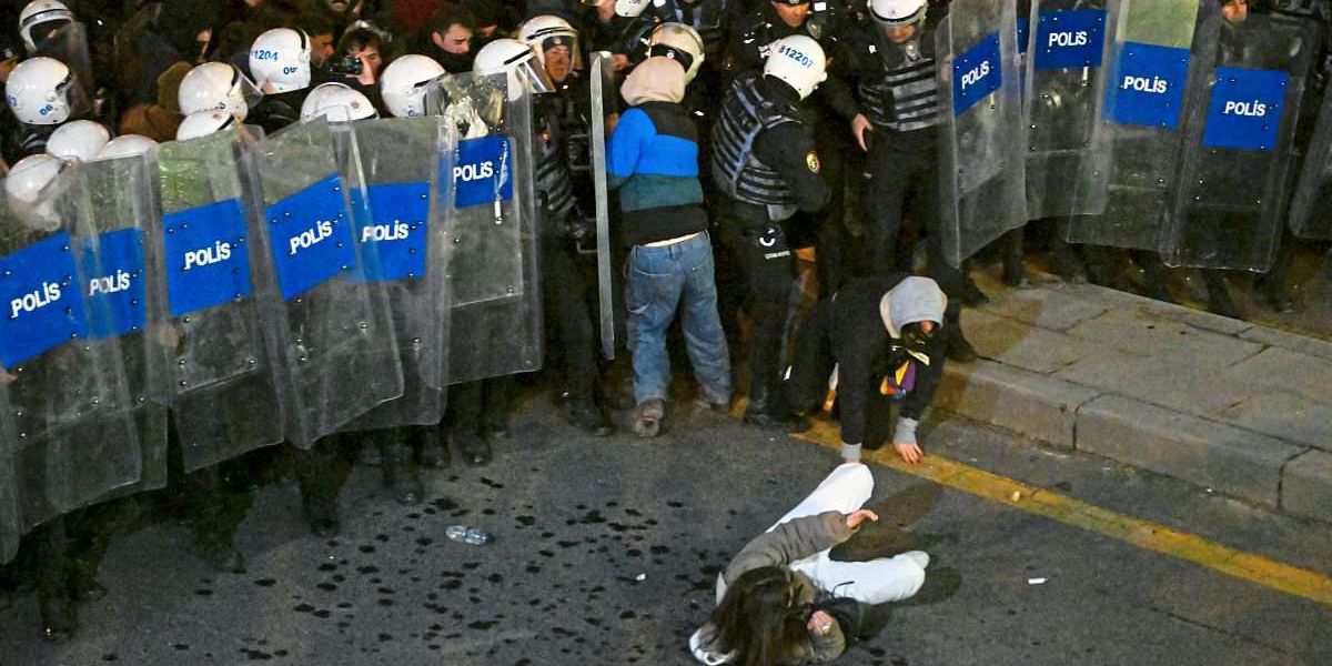 Massive Proteste in der Türkei nach İmamoğlus Festnahme