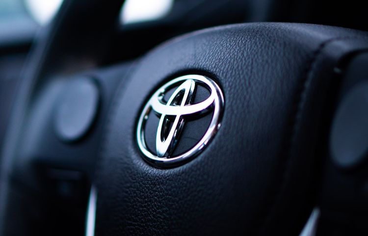 Toyota-Fahrer sollen monatlich zahlen, um Motor per Funk starten