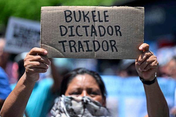 El-Salvador-verl-ngert-Untersuchungshaft-f-r-zehntausende-Gefangene
