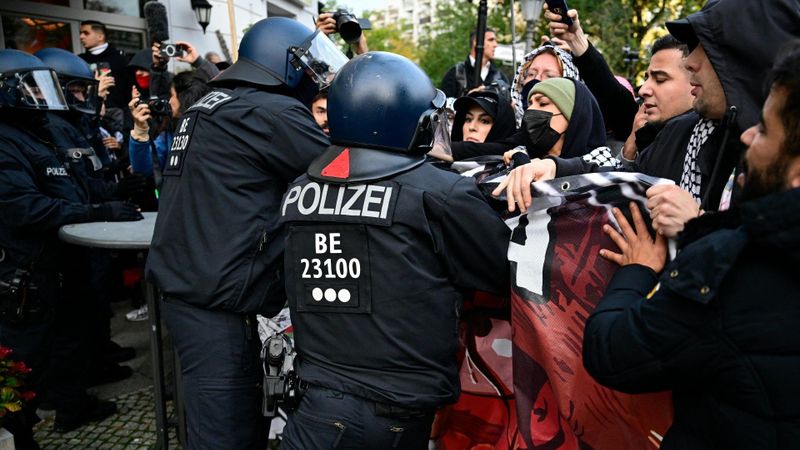 Angriffe auf Einsatzkräfte bei propalästinensischer Demo in Berlin