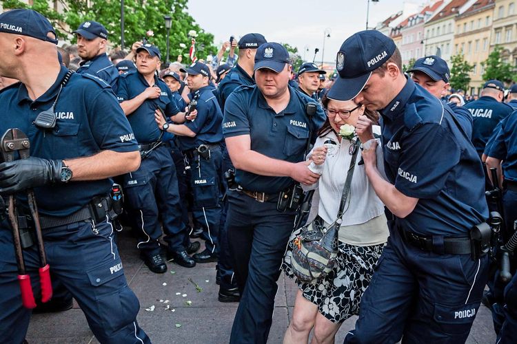 Polnische Polizei beendete Sitzblockade gewaltsam - Polen