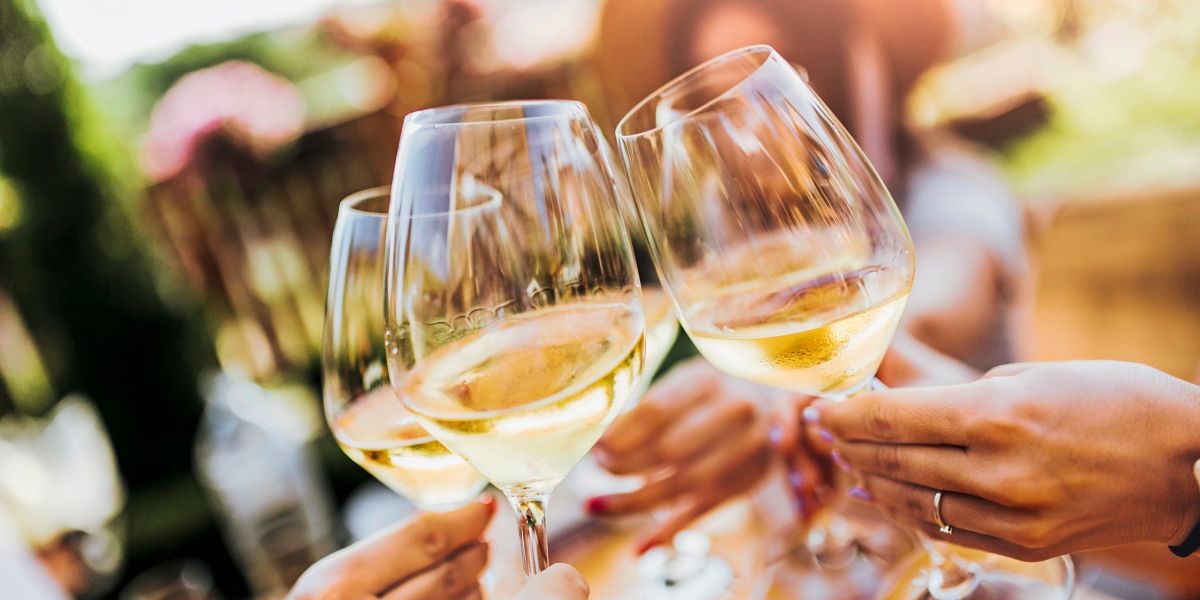 Alkoholverträglichkeit nimmt mit dem Alter ab: Was steckt dahinter?