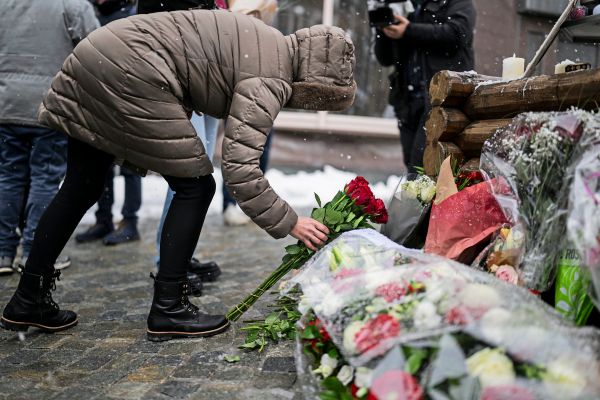 Nach-Brandkatastrophe-in-Crans-Montana-Schweiz-versch-rft-Regeln-f-r-Feuerwerk