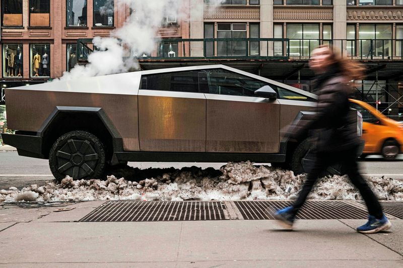 Tesla senkt Preise und führt günstigeres Cybertruck-Modell ein