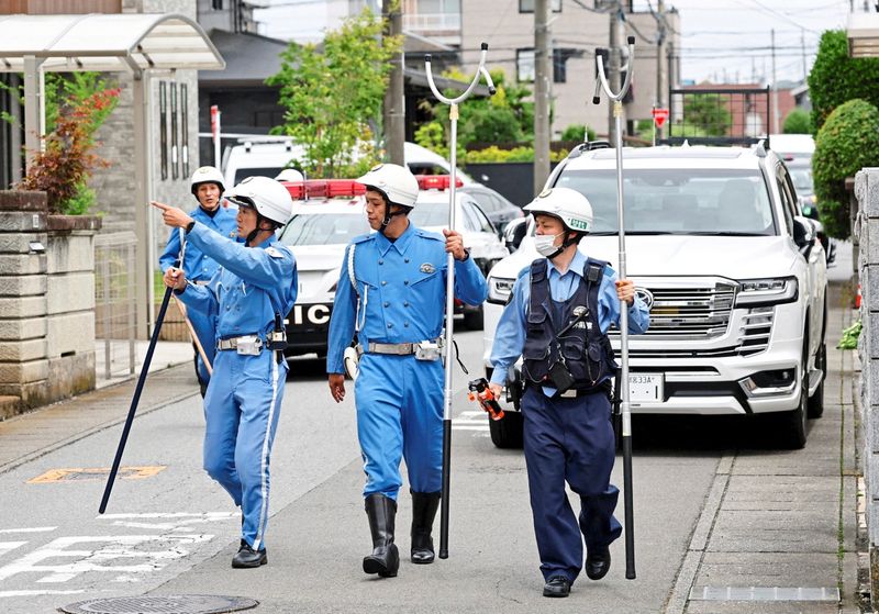 Streunender Bär in japanischer Stadt nach vier Tagen eingefa