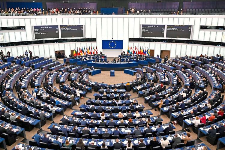 Das versammelte EU-Parlament bei der Wahl von Politiker Marc Angel zum Nachfolger von Eva Kaili als Vizepräsident des EU-Parlaments.