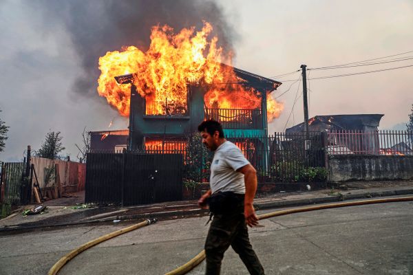 Mindestens-15-Tote-bei-Waldbr-nden-in-Chile