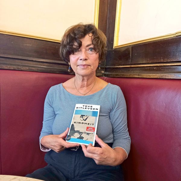 Hallo-was-lesen-Sie-Renata-Schmidtkunz-