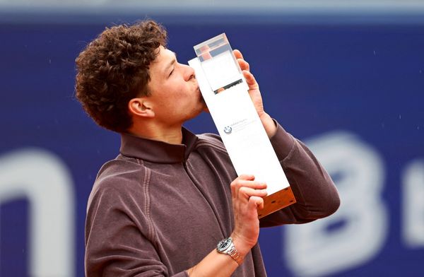 Shelton-feiert-in-M-nchen-seltenen-US-Titel-auf-Sand