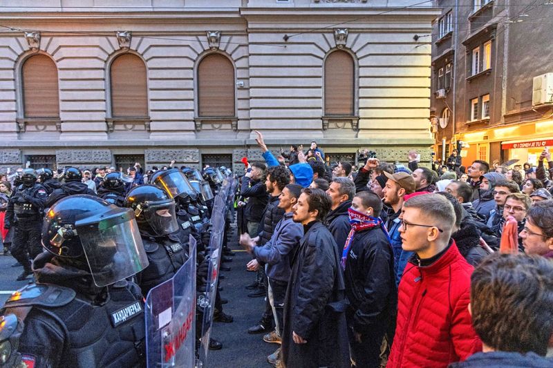 Regierung und Kirche in Serbien wollen Universität gründen