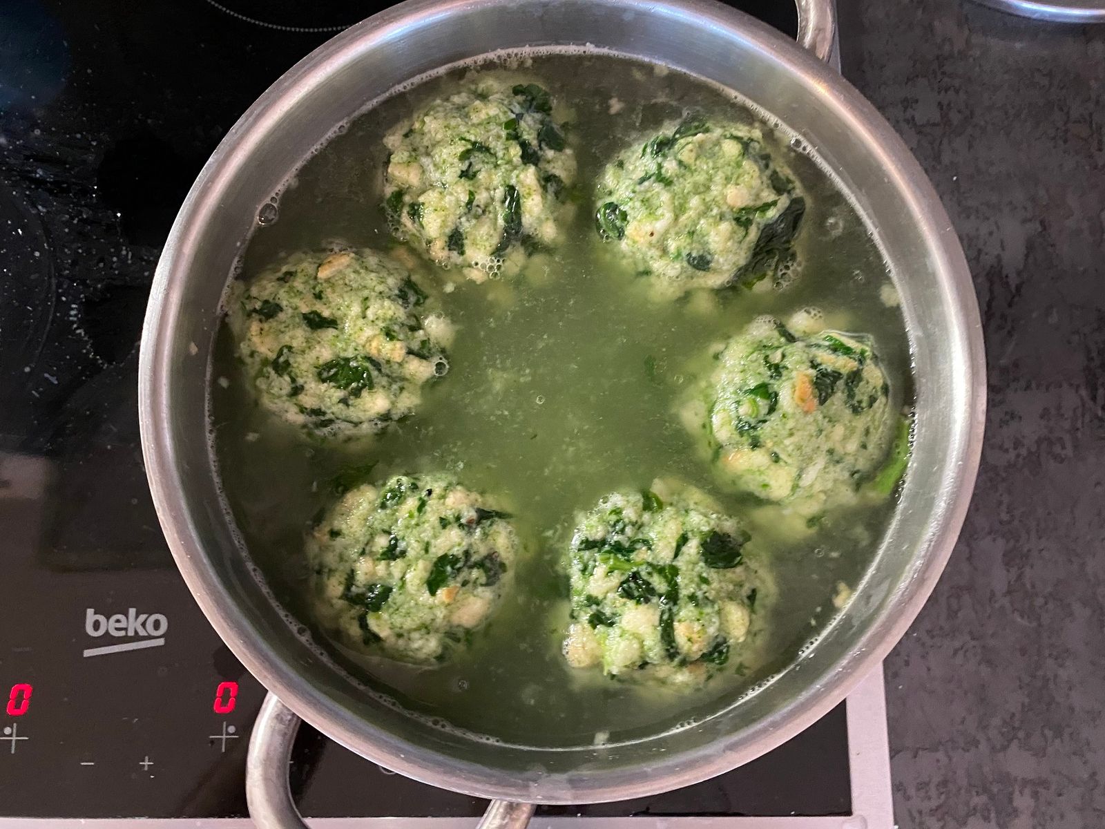 Rezept: Spinatknödel - Vegetarische Rezepte - derStandard.at › Lifestyle