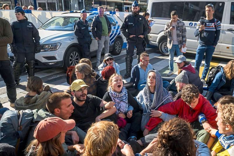 Dutzende Festnahmen bei Klimablockade in Brüssel, auch Greta Thunberg dabei