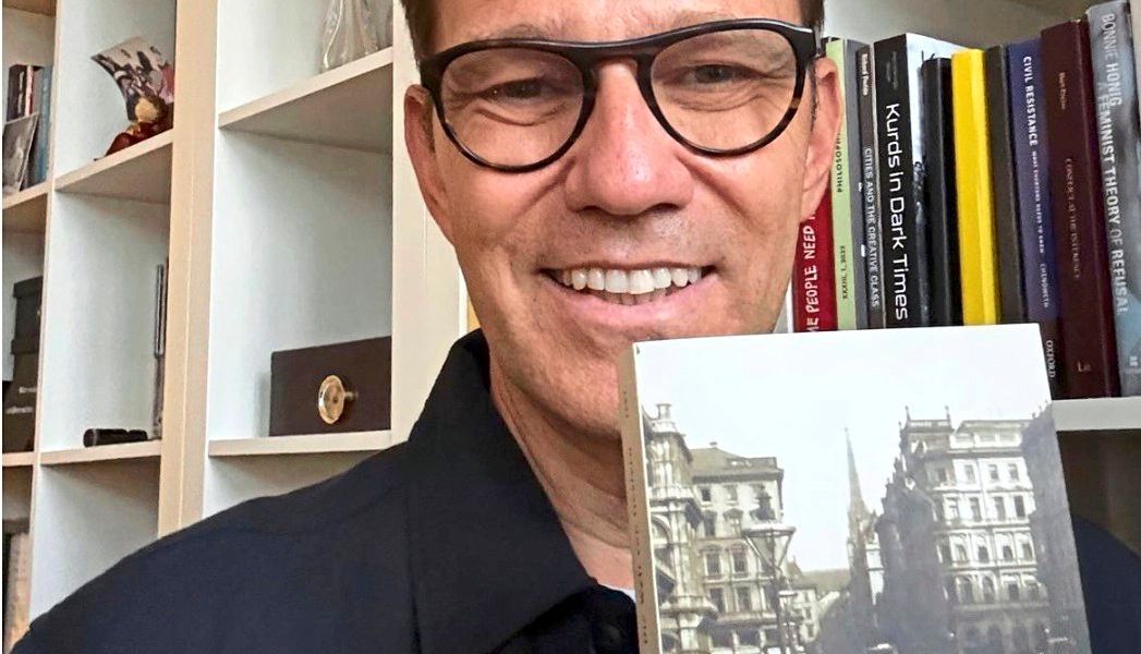 Hallo, was lesen Sie, Cengiz Günay?