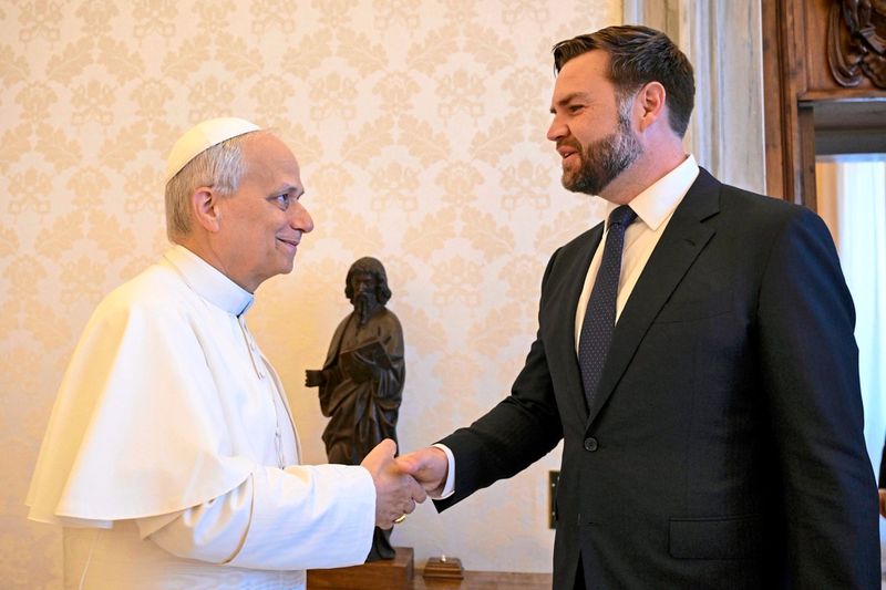 Trump lädt Papst Leo XIV. ins Weiße Haus ein