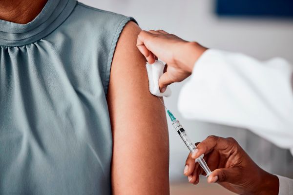 Milliarden-Dosen-sp-ter-Globale-berpr-fung-best-tigt-Sicherheit-der-mRNA-Impfstoffe
