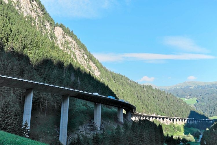 Kleines Dorf in Österreich will Brenner-Autobahn auf Jahre lahmlegen