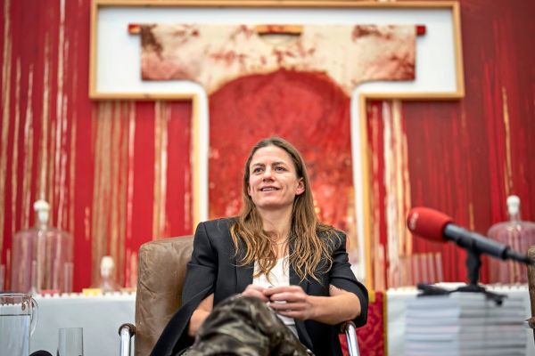 Pfingsten-in-Prinzendorf-Ein-geiles-Angebot-f-r-Florentina-Holzinger