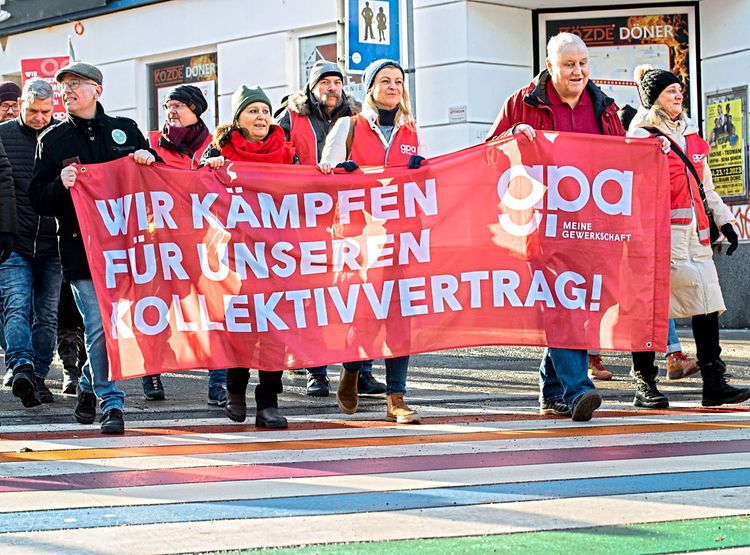 Kundgebung der GPA am Reumannplatz