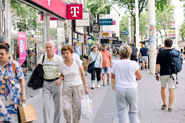 Wien-tickt-anders-Wunsch-nach-Sonntags-ffnung-spaltet-Handel