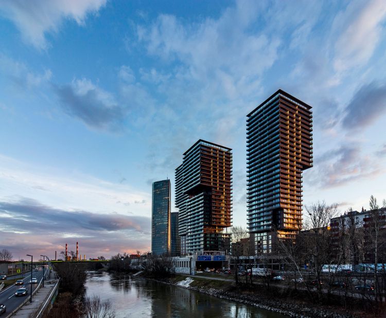 Die Triiiple Towers in Wien-Landstraße zählen zu den bekanntesten Bauten von Soravia. In Deutschland hat indes ein Tochterunternehmen Zinszahlungen an Investoren eingestellt.