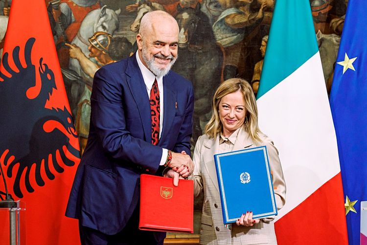 Der albanische Premier Edi Rama und seine italienische Kollegin Georgia Meloni