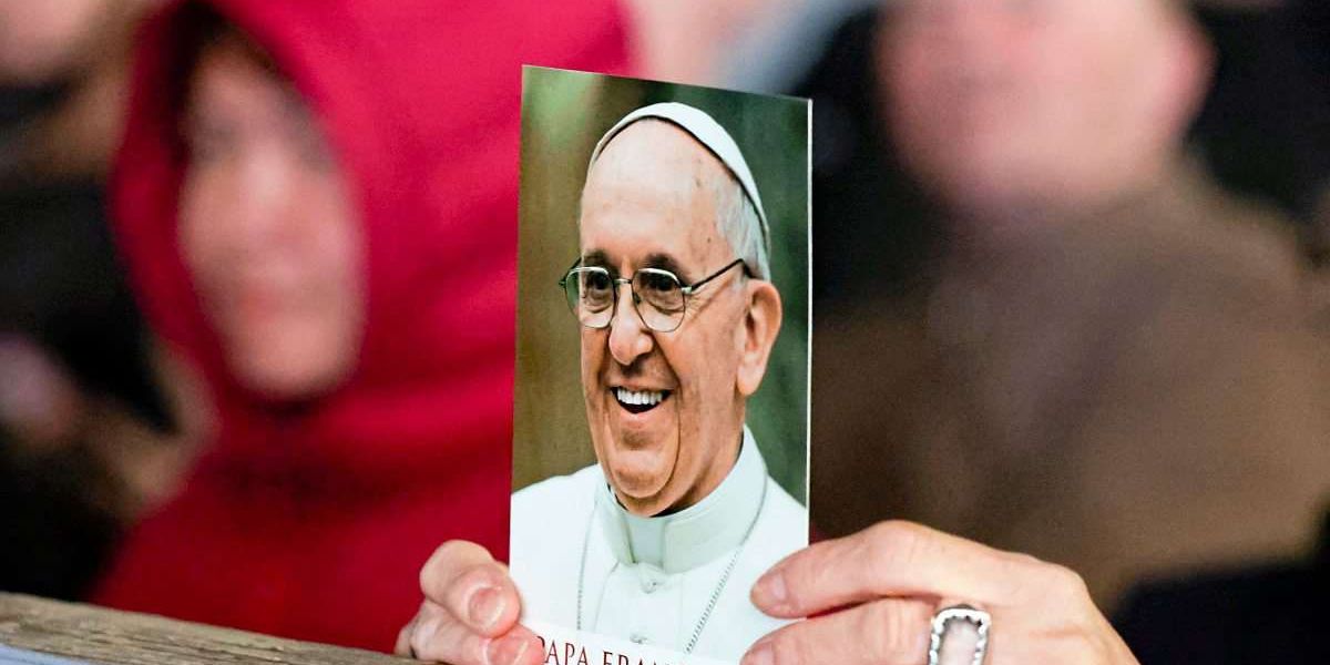Zustand von Papst Franziskus hat sich laut Vatikan weiter verbessert