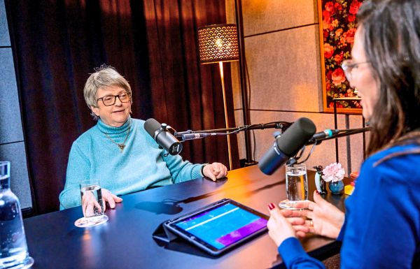 -Vor-dem-anderen-darf-es-einen-nicht-grausen-Scheidungsanw-ltin-Klaar-im-Liebesg-schichten-Podcast