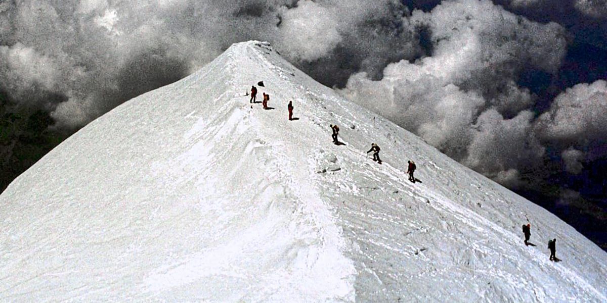 Der Gipfel des Mont Blanc ist zwei Meter niedriger Natur