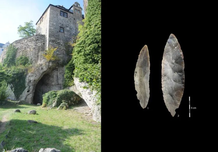 Zwei Fotos, links eine mittelalterliche Burg aus grauem Stein, rechts zwei gut 15 Zentimeter lange, beidseitig geschärfte Steinklingen
