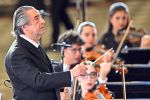 Die Philharmoniker mit Hell-Dunkel-Spielen bei Papa Haydn
