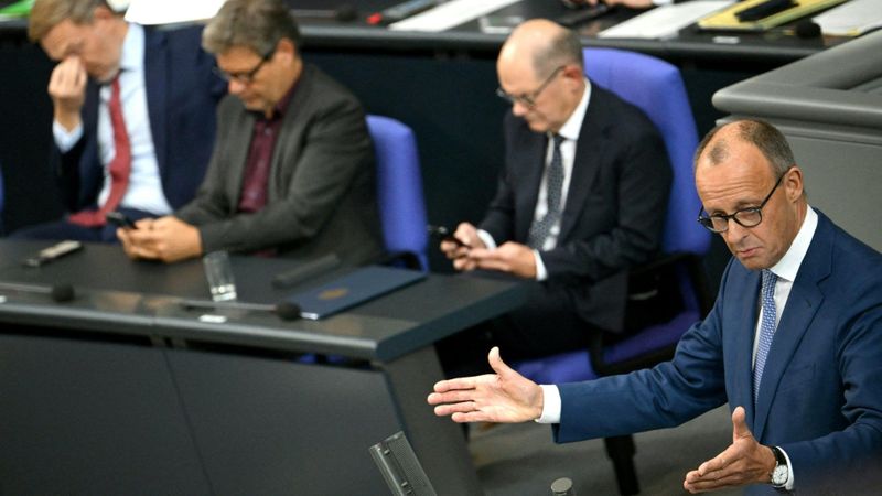 Scholz "mit dem Rücken zur Wand"? Wahlkampf erreicht Bundestag