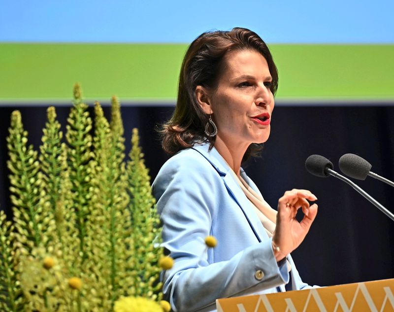 Edtstadler kündigt Personalabbau und Strukturreform in Salzburg an