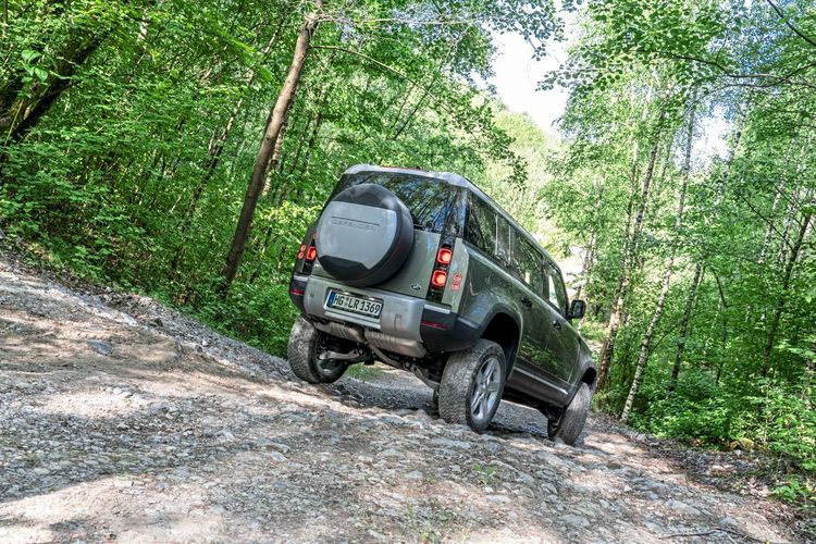 Land Rover Defender: Träger eines großen Namens - Mobilität -   › Lifestyle
