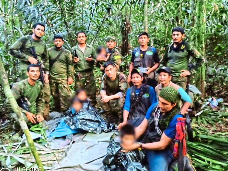 Die geretteten Kinder im kolumbianischen Dschungel.