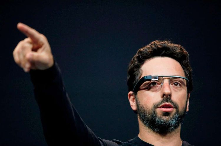 Sergey Brin trägt Google Glass